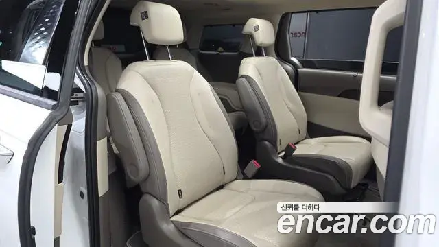 Kia Carnival 2024 — Photo 12/20