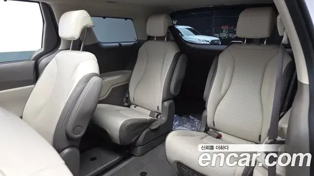 Kia Carnival 2024 — Photo 13/20