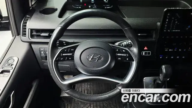 Hyundai Staria 2023 — Фото 15/20