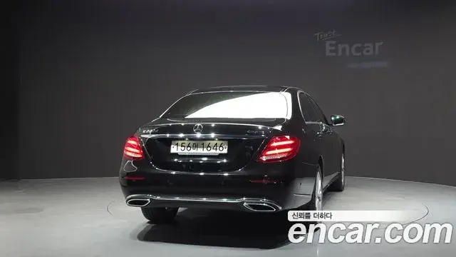 Mercedes-Benz E-Class 2020 — Photo 3/20