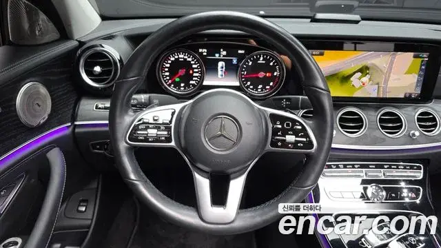 Mercedes-Benz E-Class 2020 — Photo 13/20