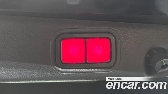 Mercedes-Benz E-Class 2020 — Photo 15/20