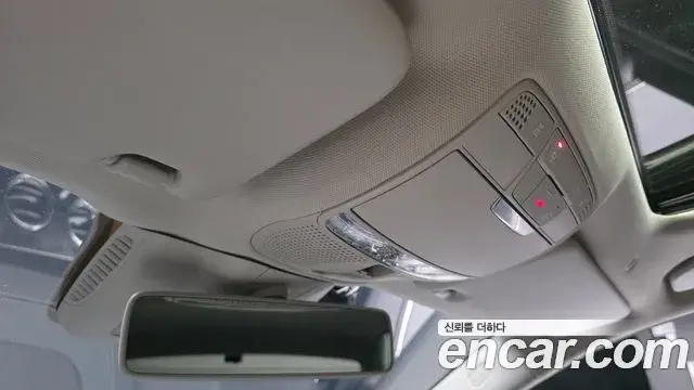 Mercedes-Benz E-Class 2020 — Photo 18/20
