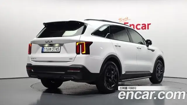 Kia Sorento 2024 — Photo 2/20