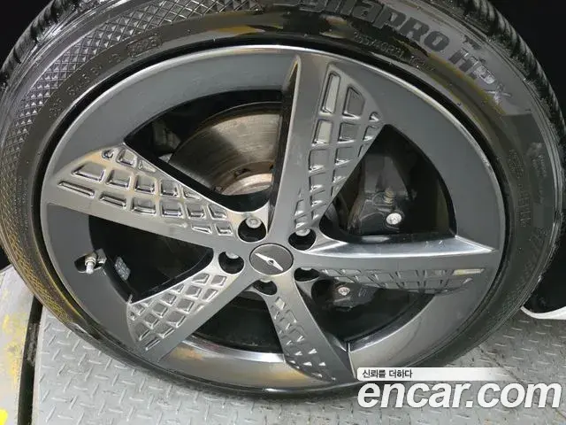 Genesis GV70 2021 — Photo 4/20