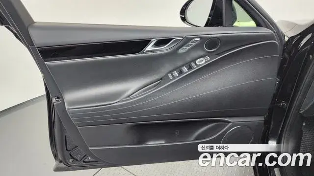 Genesis Electrified G80 2021 — Photo 13/20