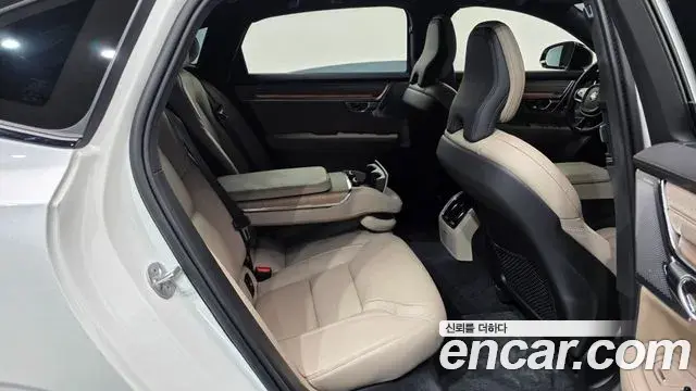 Volvo S90 2025 — Photo 11/20