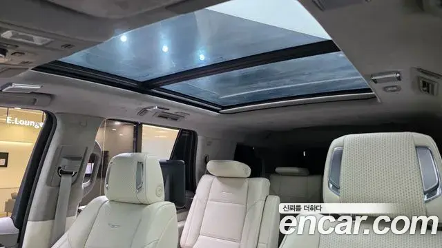 Cadillac Escalade 2021 — Photo 18/20