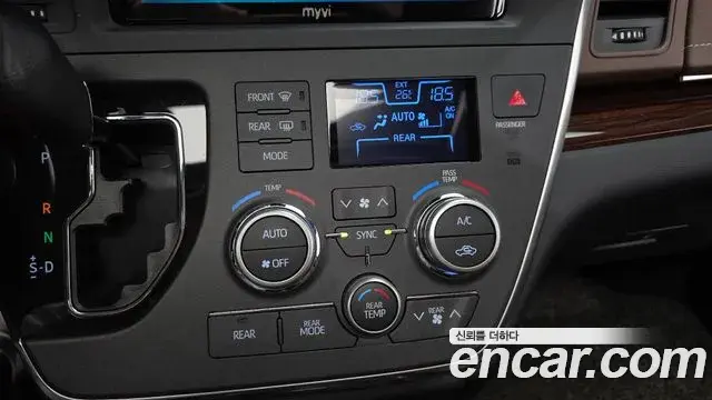 Toyota Sienna 2018 — Photo 18/20