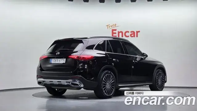 Mercedes-Benz GLC-Class 2023 — Photo 2/20