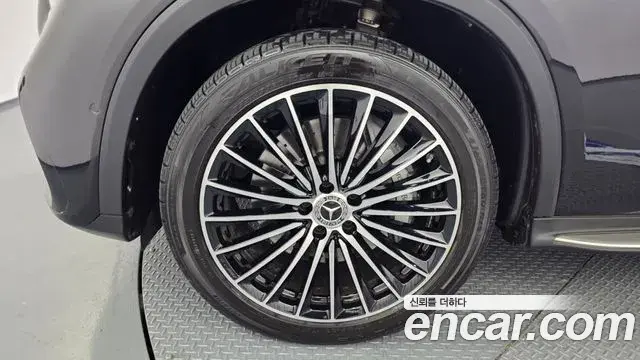 Mercedes-Benz GLC-Class 2023 — Photo 5/20