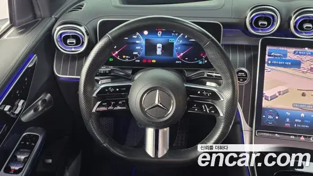 Mercedes-Benz GLC-Class 2023 — Photo 13/20