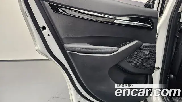 Kia Seltos 2022 — Şəkil 25/34