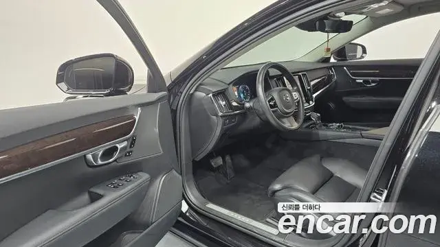 Volvo S90 2018 — Photo 21/30