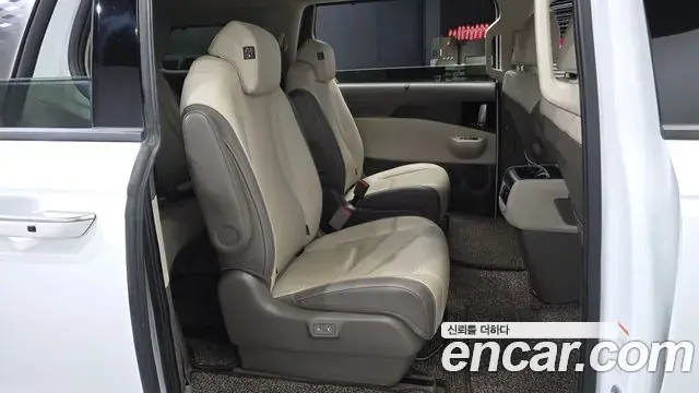Kia Carnival 2023 — Photo 12/20