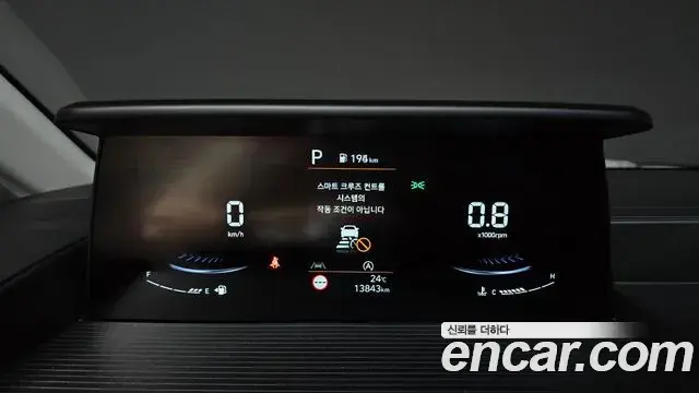 Hyundai Staria 2024 — Фото 8/20