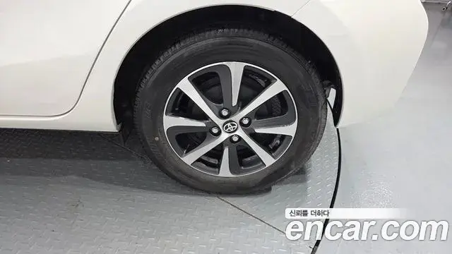Toyota Prius C 2019 — Photo 18/31