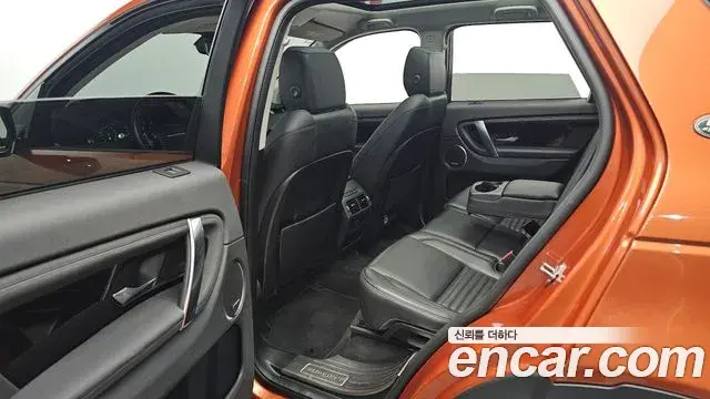 Land Rover Discovery Sport 2020 — Фото 12/20