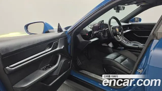 Porsche Taycan 2021 — Photo 40/40