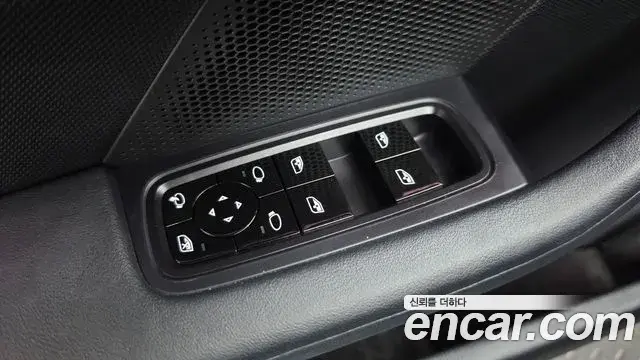 Porsche Taycan 2021 — Photo 38/40