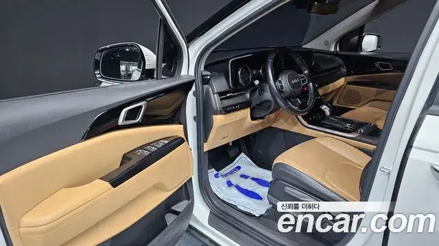 Kia Carnival 2022 — Photo 10/20