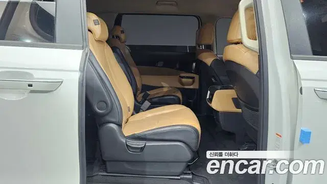 Kia Carnival 2022 — Photo 11/20