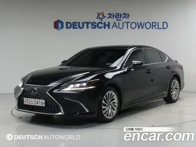 Lexus ES300h 2020 — Photo 10/19