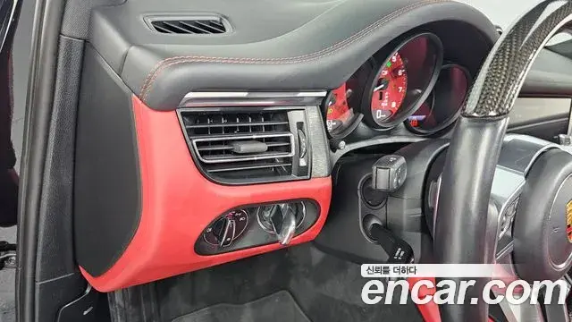 Porsche Macan 2020 — Şəkil 15/31