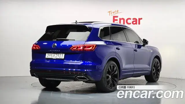 Volkswagen Touareg 2023 — Photo 1/20