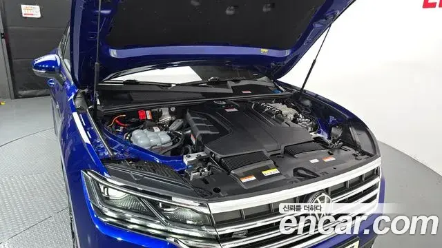 Volkswagen Touareg 2023 — Photo 5/20