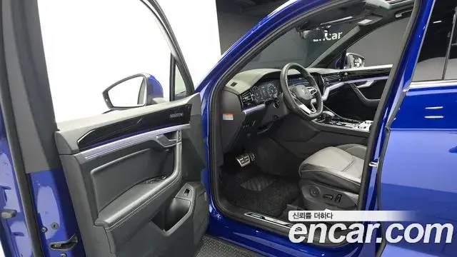 Volkswagen Touareg 2023 — Photo 9/20