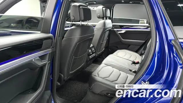 Volkswagen Touareg 2023 — Photo 10/20