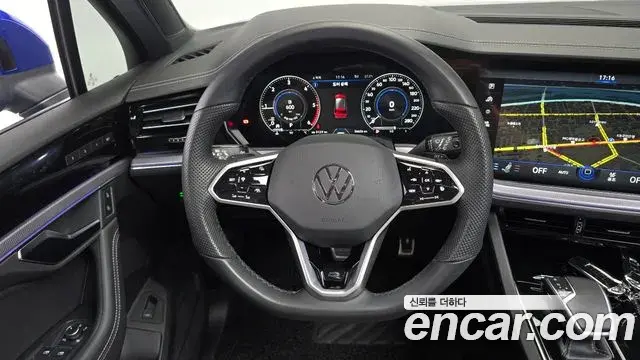 Volkswagen Touareg 2023 — Photo 12/20