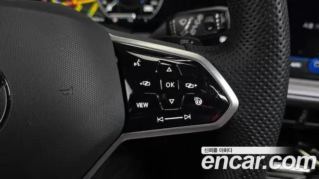Volkswagen Touareg 2023 — Photo 14/20