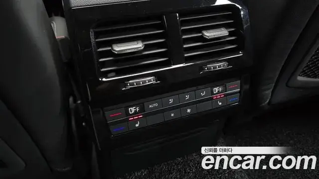 Volkswagen Touareg 2023 — Photo 17/20