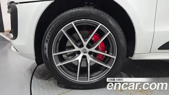 Porsche Macan 2022 — Şəkil 6/32