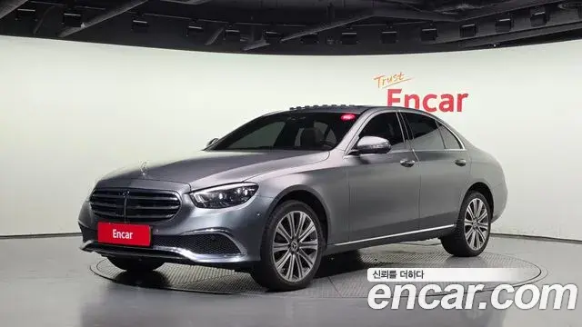 Mercedes-Benz E-Class 2023 — Şəkil 1/20