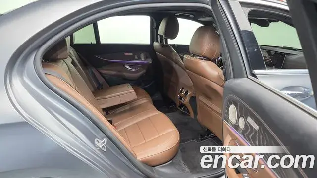 Mercedes-Benz E-Class 2023 — Şəkil 12/20