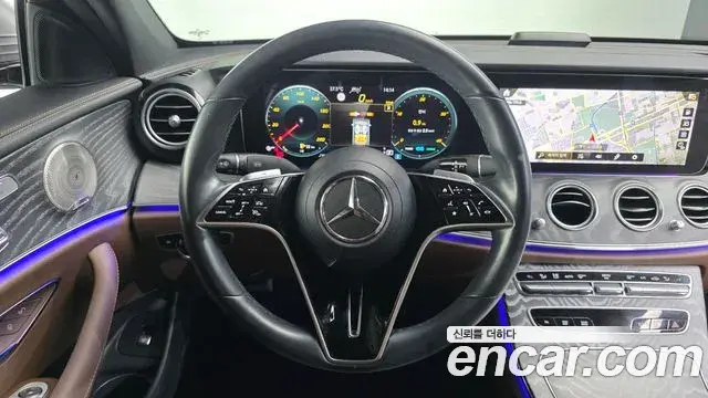 Mercedes-Benz E-Class 2023 — Şəkil 13/20