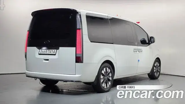 Hyundai Staria 2023 — Şəkil 2/20