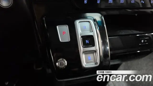 Hyundai Staria 2023 — Şəkil 9/20