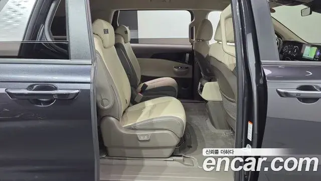 Kia Carnival 2023 — Фото 11/20