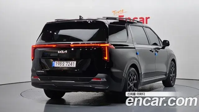 Kia Carnival 2024 — Фото 2/20