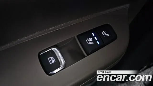 Kia Carnival 2024 — Фото 16/20