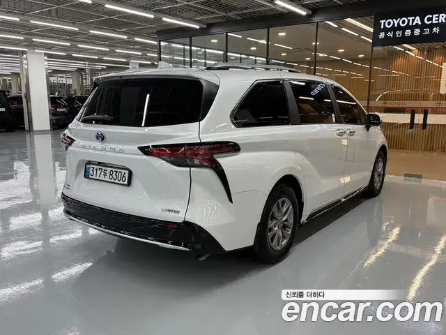Toyota Sienna 2025 — Photo 1/19