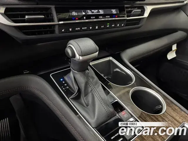 Toyota Sienna 2025 — Photo 6/19