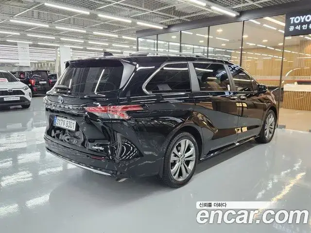 Toyota Sienna, 2025