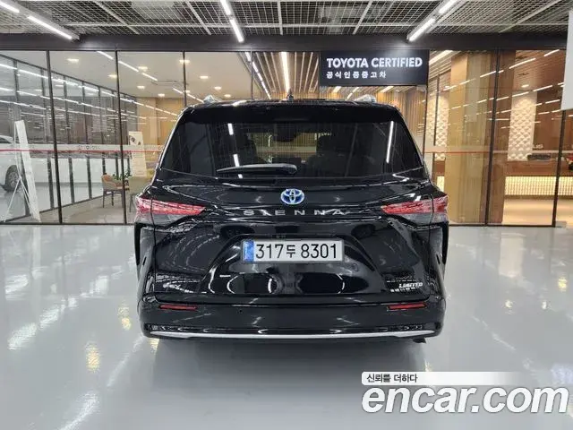 Toyota Sienna 2025 — Photo 3/19