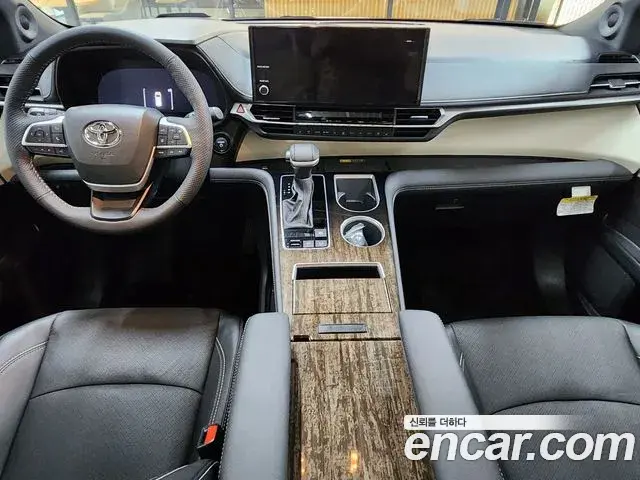 Toyota Sienna 2025 — Photo 4/19