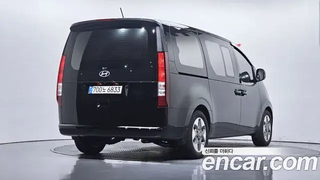 Hyundai Staria 2025 — Фото 2/20